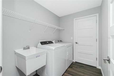 House in Port Charlotte, Florida 3 bedrooms, 136.01 sq.m. № 1747111 - photo 24