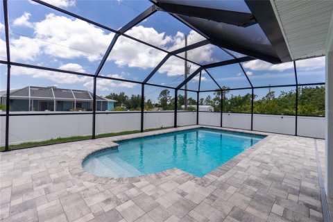 House in Port Charlotte, Florida 3 bedrooms, 136.01 sq.m. № 1747111 - photo 29