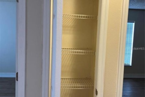 Condo in Land O' Lakes, Florida, 2 bedrooms  № 1548825 - photo 10