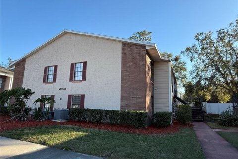 Condo in Land O' Lakes, Florida, 2 bedrooms  № 1548825 - photo 1
