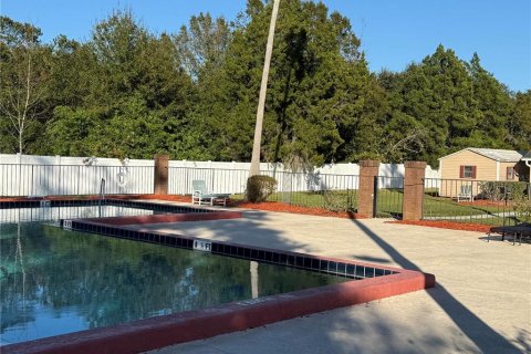 Condo in Land O' Lakes, Florida, 2 bedrooms  № 1548825 - photo 17