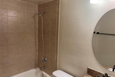 Condo in Land O' Lakes, Florida, 2 bedrooms  № 1548825 - photo 12