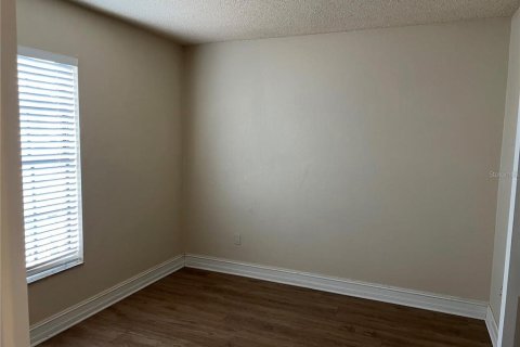 Condo in Land O' Lakes, Florida, 2 bedrooms  № 1548825 - photo 13