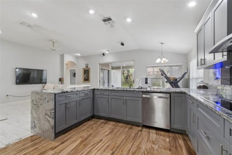 Casa en venta en Tampa, Florida, 3 dormitorios, 169.83 m2 № 2157654 - foto 12