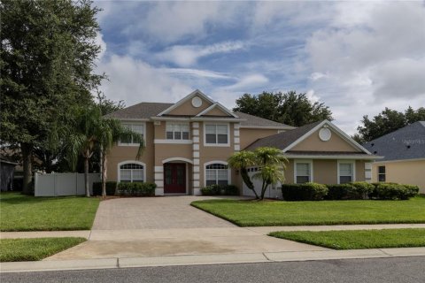 House in Winter Garden, Florida 5 bedrooms, 339 sq.m. № 1755130 - photo 1