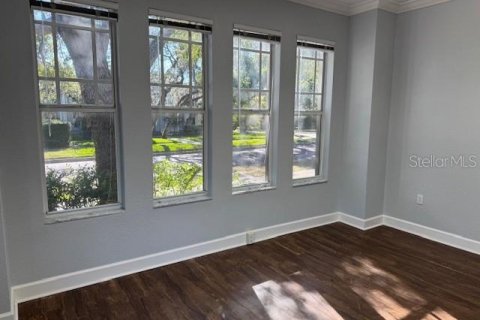 Immobilier commercial à louer à Tampa, Floride: 608.7 m2 № 1774095 - photo 15