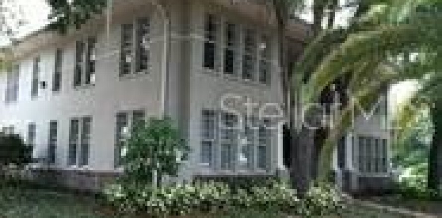 Immobilier commercial à Tampa, Floride 608.7 m2 № 1774095