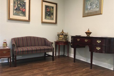 Immobilier commercial à louer à Tampa, Floride: 608.7 m2 № 1774095 - photo 6
