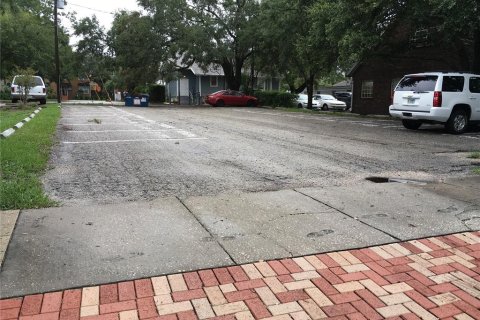 Immobilier commercial à louer à Tampa, Floride: 608.7 m2 № 1774095 - photo 4