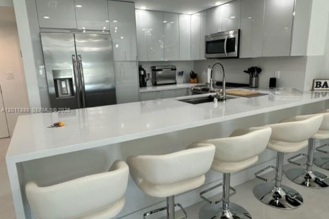Copropriété à louer à Miami Beach, Floride: 2 chambres, 91.04 m2 № 2256498 - photo 17