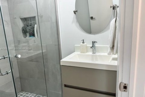 Copropriété à louer à Miami Beach, Floride: 2 chambres, 91.04 m2 № 2256498 - photo 24