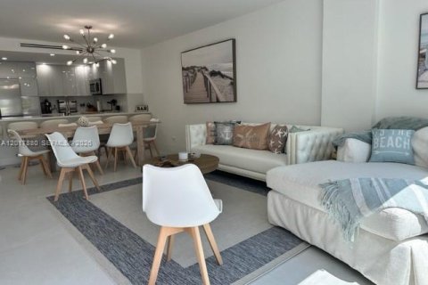 Copropriété à louer à Miami Beach, Floride: 2 chambres, 91.04 m2 № 2256498 - photo 14