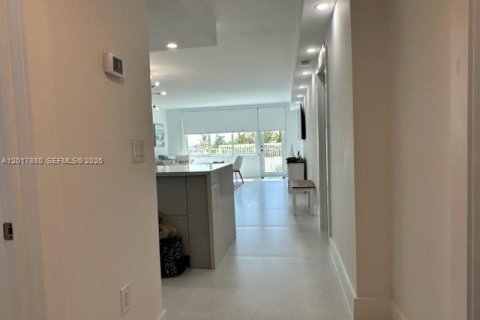 Copropriété à louer à Miami Beach, Floride: 2 chambres, 91.04 m2 № 2256498 - photo 22