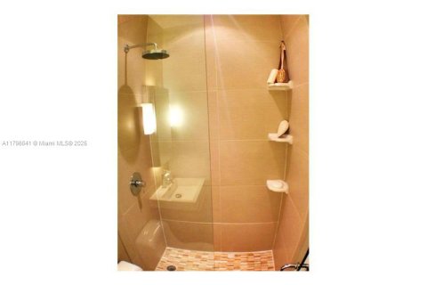 Apartamento en alquiler en Miami Beach, Florida, 1 dormitorio, 37.25 m2 № 2013639 - foto 19