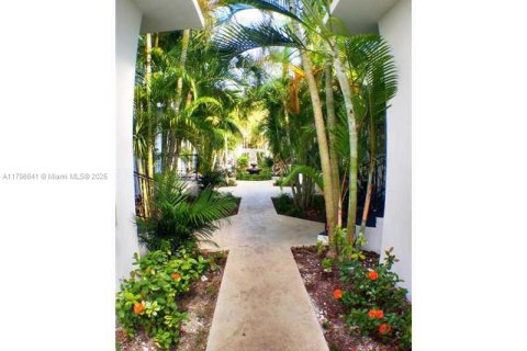 Apartamento en alquiler en Miami Beach, Florida, 1 dormitorio, 37.25 m2 № 2013639 - foto 23