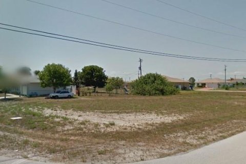 Commercial property in Cape Coral, Florida № 1862691 - photo 1