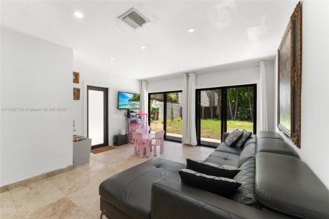 House in Miami Beach, Florida 4 bedrooms № 2034392 - photo 26