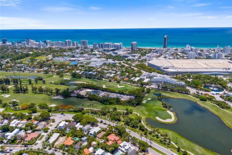 House in Miami Beach, Florida 4 bedrooms № 2034392 - photo 12