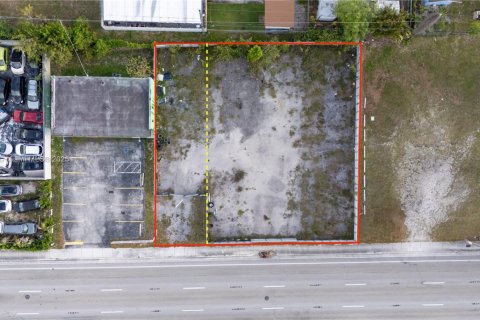 Propiedad comercial en venta en Hollywood, Florida № 2016554 - foto 2