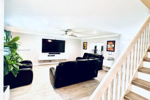 Townhouse in Sunrise, Florida 3 bedrooms, 148.27 sq.m. № 1944477 - photo 5