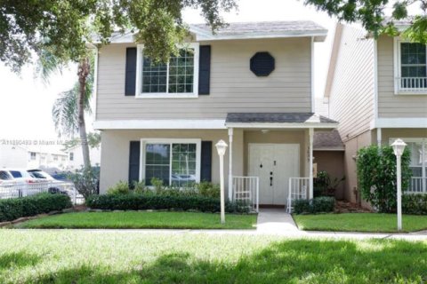 Townhouse in Sunrise, Florida 3 bedrooms, 148.27 sq.m. № 1944477 - photo 25
