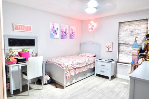 Townhouse in Sunrise, Florida 3 bedrooms, 148.27 sq.m. № 1944477 - photo 18