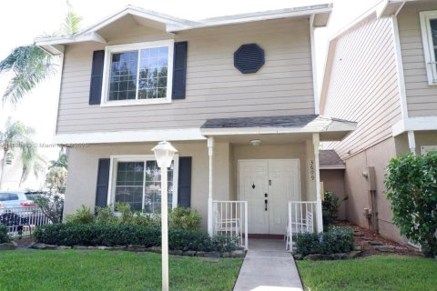 Townhouse in Sunrise, Florida 3 bedrooms, 148.27 sq.m. № 1944477 - photo 27