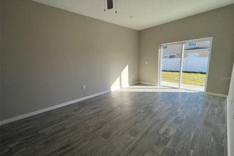 Apartamento en alquiler en Poinciana, Florida, 3 dormitorios, 125.42 m2 № 2216661 - foto 7