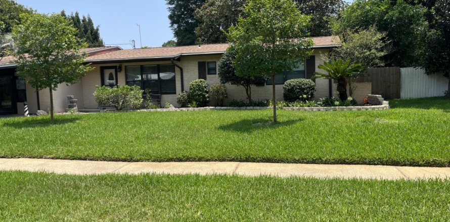 House in Mary Esther, Florida 3 bedrooms, 163.51 sq.m. № 590446