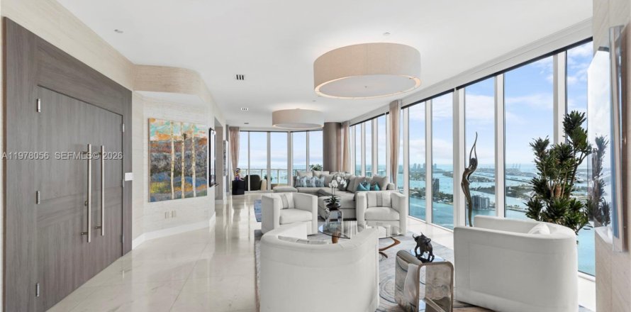 Кондоминиум с 4 спальнями в Майами, Флорида № 2045969