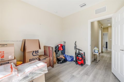 Townhouse in Miami, Florida 3 bedrooms, 139.91 sq.m. № 1955030 - photo 26