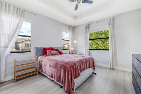 Townhouse in Miami, Florida 3 bedrooms, 139.91 sq.m. № 1955030 - photo 17