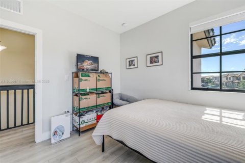 Townhouse in Miami, Florida 3 bedrooms, 139.91 sq.m. № 1955030 - photo 21