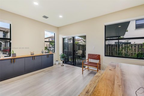 Townhouse in Miami, Florida 3 bedrooms, 139.91 sq.m. № 1955030 - photo 11