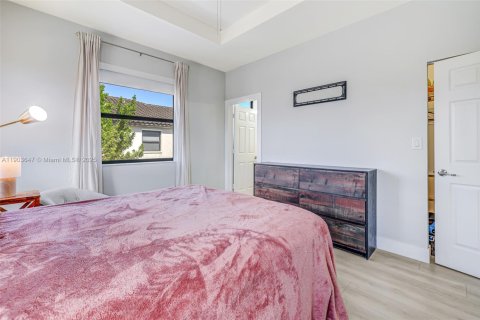 Townhouse in Miami, Florida 3 bedrooms, 139.91 sq.m. № 1955030 - photo 19