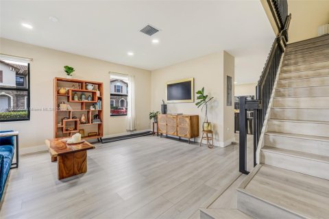 Townhouse in Miami, Florida 3 bedrooms, 139.91 sq.m. № 1955030 - photo 4