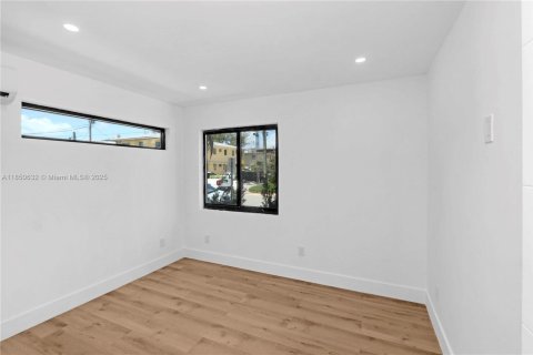 Villa ou maison à louer à Miami Beach, Floride: 1 chambre, 400.87 m2 № 1856871 - photo 8