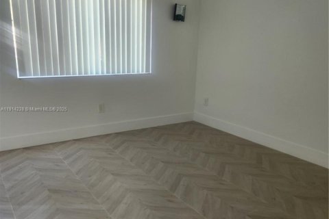 Copropriété à louer à Hialeah, Floride: 2 chambres, 102.75 m2 № 1972849 - photo 13