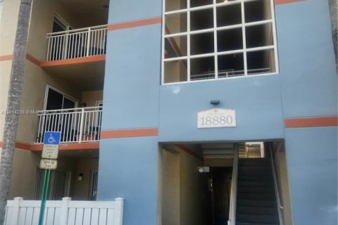 Copropriété à louer à Hialeah, Floride: 2 chambres, 102.75 m2 № 1972849 - photo 1