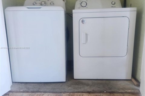 Copropriété à louer à Hialeah, Floride: 2 chambres, 102.75 m2 № 1972849 - photo 9