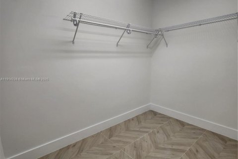 Copropriété à louer à Hialeah, Floride: 2 chambres, 102.75 m2 № 1972849 - photo 25