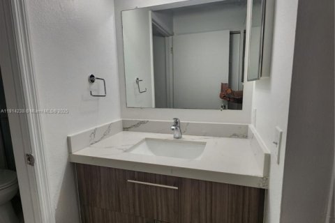 Copropriété à louer à Hialeah, Floride: 2 chambres, 102.75 m2 № 1972849 - photo 21
