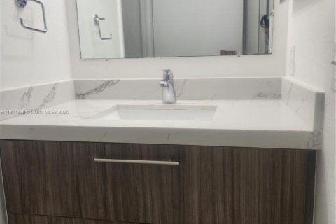 Copropriété à louer à Hialeah, Floride: 2 chambres, 102.75 m2 № 1972849 - photo 20
