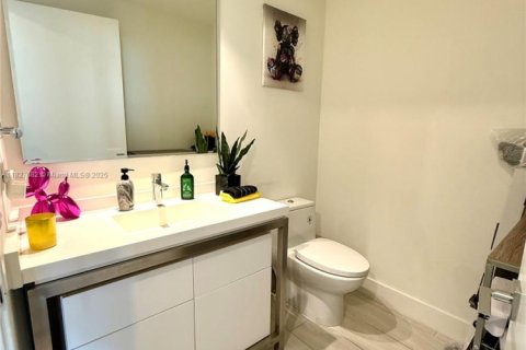 Condo in Sunrise, Florida, 1 bedroom  № 1941319 - photo 4