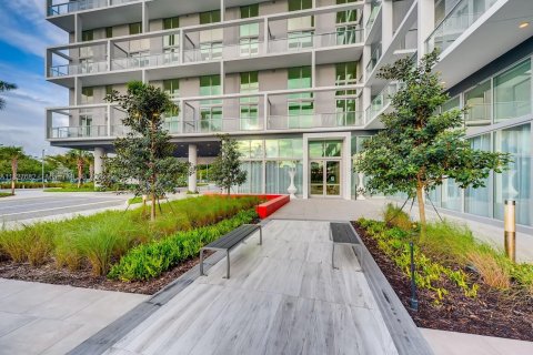 Condo in Sunrise, Florida, 1 bedroom  № 1941319 - photo 16