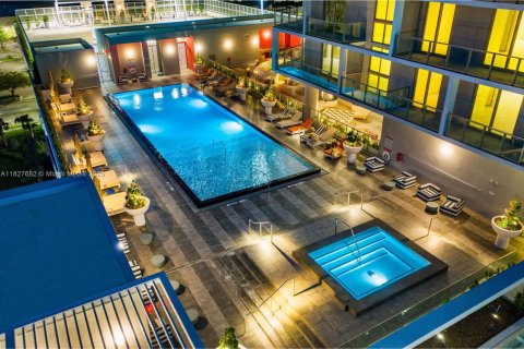 Condo in Sunrise, Florida, 1 bedroom  № 1941319 - photo 17