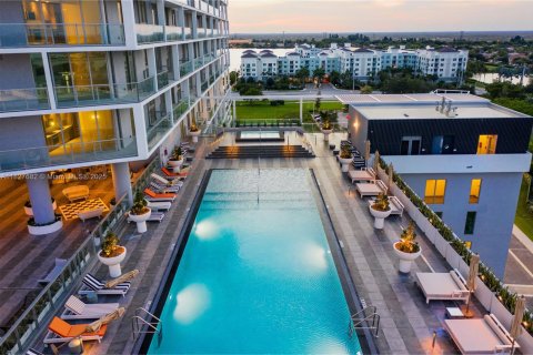 Condo in Sunrise, Florida, 1 bedroom  № 1941319 - photo 1