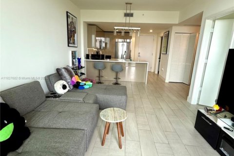 Condo in Sunrise, Florida, 1 bedroom  № 1941319 - photo 5