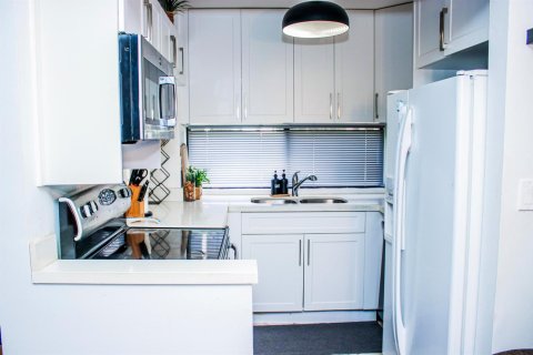Condominio en alquiler en Sunny Isles Beach, Florida, 1 dormitorio, 59.46 m2 № 2393378 - foto 8