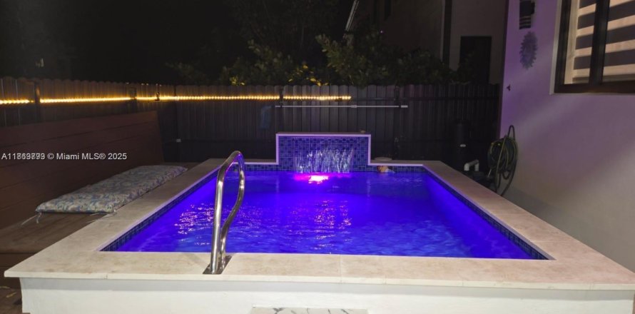 Villa ou maison à Florida City, Floride 5 chambres, 176.7 m2 № 1891563